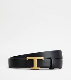 Double face belt in fine leather with iconic branded metal T Timeless buckle. Sides with different finishing. Reversible Belt, Gift Boutique, Double Face, Back To Black, Sale Items, Metallica, Black And Brown, Dust Bag, Online Shop