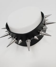 Punk Choker With Spikes, Rock Style Choker Jewelry For Alternative Fashion, Rock Style Jewelry Choker For Alternative Fashion, Rock Style Choker For Alternative Fashion, Gothic Spiked Choker For Festivals, Gothic Spiked Jewelry For Halloween, Gothic Halloween Jewelry With Spikes, Rock Style Spiked Jewelry For Parties, Punk Leather Jewelry With Rivets