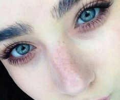 soft grunge eyebrows - ค้นหาด้วย Google Grunge Eyebrows, Buku Harry Potter, Makijaż Smokey Eye, Aesthetic Eyes, Pretty Eyes, Gorgeous Makeup