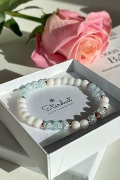 Beaded Bracelet Diy, Sugar Beads, White Beads Bracelet, Bracelet Packaging, Bracelet Box, Rose Quartz Bracelet