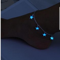 Nwt Women Glow In The Dark Stars Adjustable Anklet. Silvertone, Up To 11”, Lobster Clasp. Charges In Sunlight. Check Out The Rest Of My Closet...1900+ Items And Adding Silver Glow In The Dark Jewelry For Party, Silver Glow-in-the-dark Jewelry For Party, Tassel Anklet, Star Anklet, Foot Chain, Ankle Jewelry, Women Anklets, Ankle Chain, Styl Boho