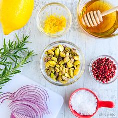 the ingredients to make this dish include onions, lemons, and spices