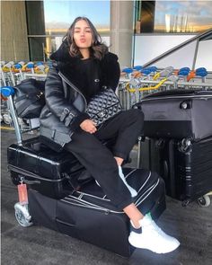 Airplane Outfits, Fall Travel Outfit, Fashion Travel Outfit, Olivia Culpo, Outfit Goals, Airport Outfit, Mode Inspiration, Winter Fashion Outfits, Fall Winter Outfits