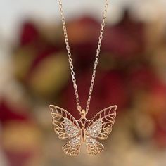 Butterfly Jewelry Necklaces, Butterfly Gold Pendant, Sterling Silver Butterfly Necklace, Aesthetic Pendant Necklace, Cute Jewelry Gold, Butterfly Neckless, Cute Necklaces Aesthetic, Necklace For Girlfriends, Necklaces Butterfly