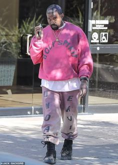 West Outfit, Kanye West Outfits, Kanye Fashion, Bright Office, Kanye West Style, Yeezy Fashion, Office Pants, Sunday Service, Tracksuit Pants