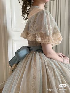 Gaun Abad Pertengahan, Old Fashion Dresses, Chique Outfits, Fairytale Dress, Fantasy Dress, Historical Dresses, Look Vintage, Fantasy Fashion, Lolita Fashion