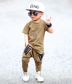 Stylish Baby Boy, Stylish Kids Fashion, Kids Dress Boys, Baby Boy Dress, Adorable Babies, Baby Smiles