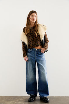 autumn outfits, fall outfits, winter outfits, autumn fashion, autumn outfits aesthetic, outfit inspo fall, outfit inspo, jumper, jumper outfit, sweater outfits, sweaters, animal print outfits, leopard print, denim, jeans outfit, baggy jeans outfit Zara Models, Leopard Sweater, Leopard Print Sweater, The Leopard, Faux Suede Jacket, Selvedge Denim, Print Sweater