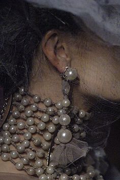 grey detail pearls Dance Aesthetic, Putao, Pearl And Lace, Couture Details, Dior Couture, John Galliano, Couture Collection, Fashion Details, Couture Fashion