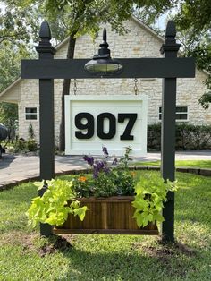 a sign that says how to create an address planter box