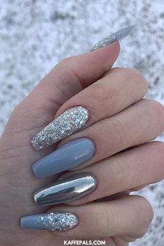 Get inspired by gray winter nails with sleek, modern designs. Perfect for a chic and minimalist winter look! #GrayNails #WinterNailArt #ModernStyle" Gray Winter Nails, Occasion Nails, Minimalist Winter, Pedicure Manicure, Gray Nails