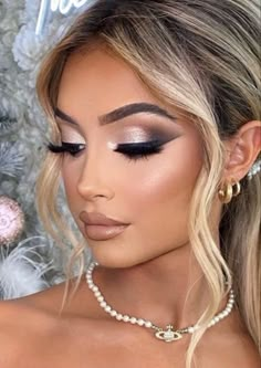 Glam Bride Makeup, Dramatic Wedding Makeup, Wedding Eyes, Wedding Makeup Bride, Crease Makeup, Wedding Eye Makeup, Estilo Kylie Jenner, Wedding Makeup For Brown Eyes