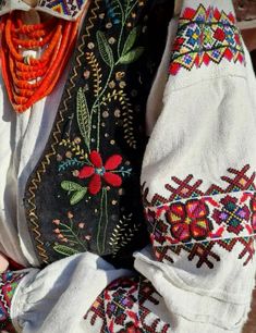 European Historical Fashion, Czech Clothing, Ukraine Clothing, Ukraine Fashion, Boho Hippie Fashion, Romanian Clothing, Ukraine Aesthetic, Slavic Clothing