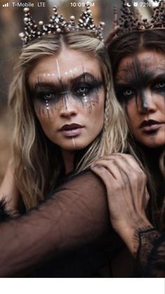 Witch Goddess Makeup, Dark Viking Makeup, Pagan Halloween Costume, Viking Goddess Costume, Dark Halloween Makeup Looks, Dark Witch Halloween Makeup, Womens Viking Makeup, Halloween Makeup Viking, Viking Halloween Costume Couple