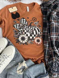 All the fall vibes in this tee printed DTG on Bella Canvas blended tee. Tyler Candle Company, Rhinestone Tees, Easter Tees, Thanksgiving Tee, Patriotic Tees, Vintage Havana, Tee Outfit, Kids Graphic Tees, Mom Tees