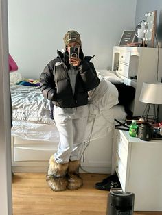 Winter Chill Outfits, Fur Boots Outfit, Best Winter Outfits, Chill Fits, Lazy Day Outfits, Chill Outfits, Winter Fits