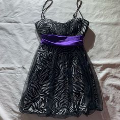 Speechless Size L Tied Dress Animal Print Glitter Tied Length 33” Polyblend Z 2000s Strapless Dress, Cheetah Print Mini Dress, 2000s Hoco Dress, Maroon Homecoming Dress, 2000s Dresses, 2000s Prom Dress, Black Cocktail Party Dress, Midnight Blue Dress, Tied Dress