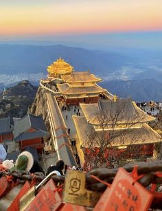 China Places To Visit, Old China Aesthetic, Traditional China Aesthetic, Christmas In China, Laojun Mountain, China Mountains, China Temple, China Aesthetic