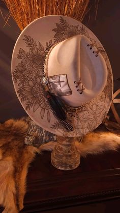 Custom commission designed and hand-burned by Wickedbelle.alabama✨️ Hand Burn, Painted Hats, Christian Designs, Alabama, Hats, Pins, Design