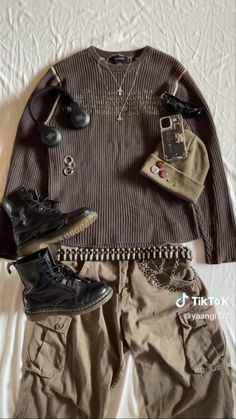 Vintage Aesthetic Clothes, Clothes Cottagecore, Cottagecore Outfit, Masc Outfits, Downtown Outfits, Fairy Fashion, Grunge Punk, Grunge Goth, Swaggy Outfits