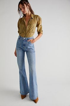 Flare Leg Jeans Outfit, Flare Jeans Outfit, Rodeo Outfits, Flare Denim Jeans, Country Fashion, All Jeans, Flare Leg Jeans, Denim Flares, New Tops