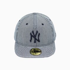 Expertly crafted by New Era, this New York Yankees MLB 59FIFTY Fitted Hat is essential for every fan. It is made with high-quality materials and features the iconic team logo. Perfect for match day and everyday wear, this hat shows your support for the Yankees in swag. Color: Navy / White Style: NENYY-NVYWHITE Match Day, Hats For Sale, Fitted Hat, New York Yankees, White Style, Fitted Hats, Navy White, Team Logo, Summer Collection