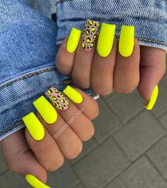 Neon Yellow Nails, Neon Acrylic Nails, Neon Nail Designs, Sassy Nails, Nails Today, Simple Gel Nails, Leopard Nails, Neon Nails, Yellow Nails