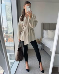 Outfit Elegantes, Look Office, Business Casual Outfits For Work, Classy Work Outfits, Stylish Work Outfits, Casual Chic Outfit, Outfits For Women, Casual Work Outfits, Street Outfit