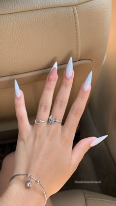 Simple Stiletto Nails, Pointy Nail Designs, Acrylic Nails Stiletto, Unghie Sfumate, Pointy Nails, Glow Nails, French Acrylic Nails