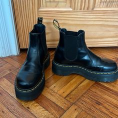 Worn A Handful Of Times, In Great Condition! 2976 Chelsea Boots, Platform Chelsea Boots, Dr Martens Black, Dr Martens Shoes, Martens Shoes, Moto Boots, Smooth Leather, Chelsea Boots, Chelsea