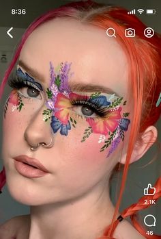 Unique Eyeliner Looks, Unique Eye Makeup, Funky Makeup, Makeup Idea, Makeup Stuff, Painted Face, Graphic Liner