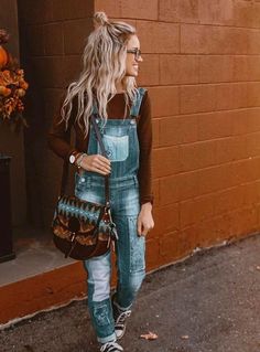 Dreaming Outloud, Hailey Miller, Estilo Hippie, Denim On Denim, Bohol, Hipster Fashion, Beauty Ideas, Mode Inspo, Roller Skating