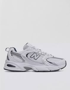 New Balance 530 Sneaker Nike Balance, Y2k Tech, New Balance Blue, Dad Shoes, Shoe Inspiration, New Balance Sneakers, Hot Sneakers, Retro Sneakers, Street Style Chic