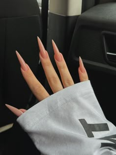 Simple Stiletto Nails, Long Almond Nails, Maquillage On Fleek, Long Almond, Long Stiletto Nails, Wow Nails, Asian Nails, Stiletto Nails Designs