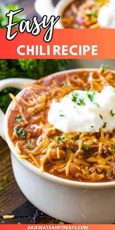 This easy homemade chili is packed with flavor and perfect for warming up on a cold winter day. It's loaded with ground beef, beans, and a delicious blend of seasonings. This hearty and comforting meal is ready in just 30 minutes and is the perfect choice for a quick and satisfying dinner. Easy Homemade Chili Recipe, Ground Beef Beans, Healthy Chili Recipe Turkey, Easy Homemade Chili, Homemade Chili Recipe, Hearty Chili, Chili Recipe Turkey, Best Chili Recipe, Easy Chili