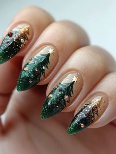 24 Xmas Nail Design Ideas For Christmas In 2024 Christmas Nails With Christmas Tree, December Nail Ideas Green, Green Nails Christmas Holidays, Christmas Tree Nails Designs, Christmas 2024 Nails, Pine Tree Nails, Emerald Green Christmas Nails