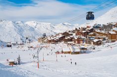 Et si la meilleure station de ski au monde se trouvait en France ? Reine des sommets, cette station décroche encore le titre et promet une saison d'exception. Val Thorens, Ski Culture, Best Ski Resorts, Luxury Ski, Ski Holidays, Ski Resorts, Ski Season, Conde Nast Traveler, Santa Lucia