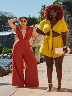 Curvy Linen Outfit, Beach Style Plus Size, Curvy Vacation Outfits Beach, Palm Springs Plus Size Outfits, Greece Vacation Outfits Plus Size, Greek Vacation Outfit Plus Size, Size 24 Women Outfits, Plus Size Miami Outfits Summer, Ghana Vacation Outfits