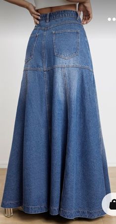 Look Boho Chic, Long Denim Skirt, Denim Maxi Dress, Denim Skirt Women, Classy Dress Outfits, Sewing Skirts, Cute Comfy Outfits