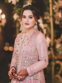 Hairstyle On Maxi, Maxi Pakistani, Shower Dress For Bride, Paid Promotion, Actress Hairstyles, Bridal Dresses Pakistan, Pakistani Wedding Outfits, Traveling Abroad, Pakistani Fashion Party Wear