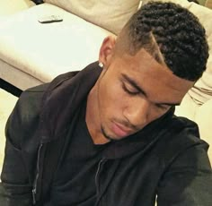 Black Hair Fade, Waves Hairstyle Men, Afro Hairstyles Men, Afro Fade, Black Men Haircut, Drop Fade Haircut, Black Hair Cuts, Men Hair Color, Faded Hair