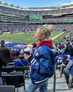 Nfl Wife, Nfl Wives, Delaney Childs, College Studying, Gameday Fits, Short Hair Inspiration, Game Day Fits, Gameday Outfits, Football Game Outfit