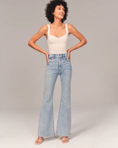 The Best Flare Jeans Outfit Ideas You'll Obsess Over High Rise Flare Jeans, British Indian, Night Looks, Flared Jeans, Retro Stil, Denim Fashion, High Waist Jeans, Wardrobe Staples, Flare Jeans