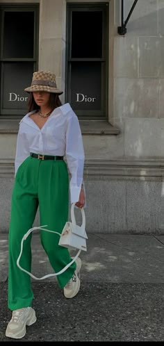 Stylish Work Outfits, Green Pants, Looks Chic, Work Outfits Women, Business Casual Outfits, Looks Vintage