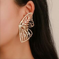 Golden ! Butterfly Wings Casual Gold Earrings For Party, Hollow Earrings, Butterfly Earrings Gold, Butterfly Wing Earrings, Butterfly Earrings Stud, Classic Earrings, Wing Earrings, Earring Patterns, Butterfly Earrings