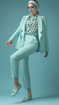 Pinterest Marketing Manager, Mode Kimono, Color Combinations For Clothes, Stylish Work Outfits, Fashion Mistakes, Modest Fashion Outfits, Marketing Manager, Professional Outfits