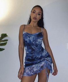 Night Out Outfit, Date Outfits, Teenage Fashion Outfits, Looks Style, Types Of Fashion Styles, Do More, Fashion Sense, 90s Fashion, Pretty Dresses