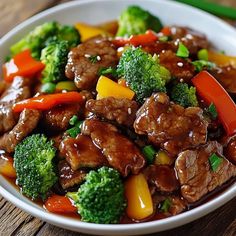 Chinese Beef with Oyster Sauce Beef With Oyster Sauce, Oyster Sauce Chicken, Chinese Beef, Chinese Menu, Pork Chop Dinner, Chinese Cooking Recipes, Foreign Food, Chinese Dishes, Beef Recipes Easy