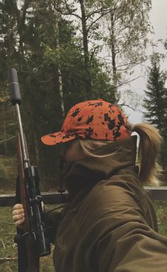 Hunting Woman Aesthetic, Hunting Instagram Pictures, Women Hunting Aesthetic, Hunting Asethic, Female Hunter Aesthetic, Deer Hunting Aesthetic, Girls Who Hunt, Hunting Photos