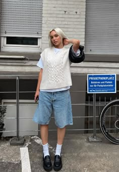 Outfits 00s Style, London Girl Style, Boy Outfits Summer, Japanese Streetwear Women, Campus 00, 1950s Vintage Fashion, 00s Style, Aesthetic Baby, Streetwear Outfit Ideas